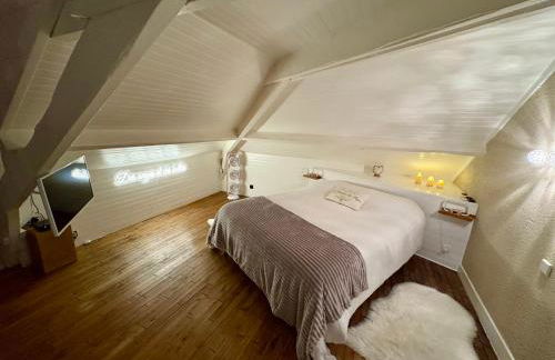 Au domaine des anges, 3 gîtes luxueux avec Jacuzzi privatif, sauna, mini-piscine, piscine extérieure chauffée en saison - Foto 34