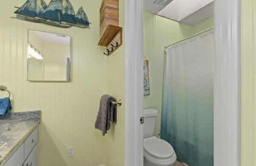 Anchors Away - Private Pool, Seasonal Hot Tub, Game Room, Walk to Beach, Pets OK - Photo 27