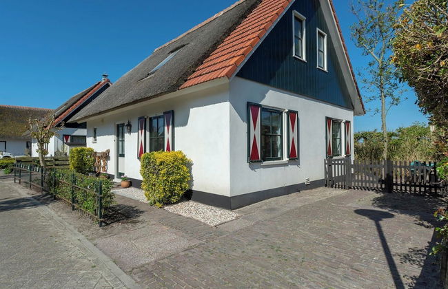 Villa w/ Electric Charging & Parking - Foto 1