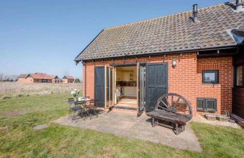 The Meadows Dairy, Bawdsey - Photo 30