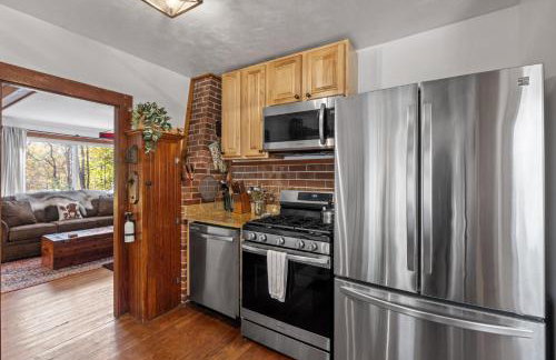 Secluded Cottage with hot tub, fire pit, and views - Foto 2