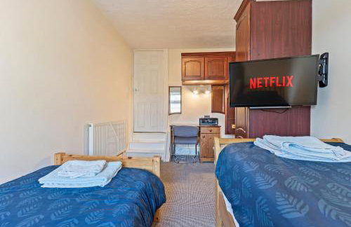 Spacious 3BR House -Sleeps 7 - Contractor Friendly - Foto 26