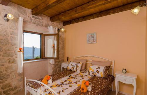 Villa Falcon Rook - Four-Bedroom Villa with Terrace and Swimming Pool - Photo 59