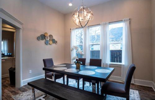 Brand NEW Large Impressive House Near Downtown! - Foto 20