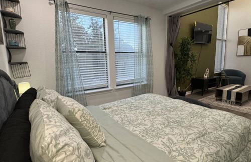 2BD DT Dallas l FIFA READY l 5 Min from Love Field - Foto 18