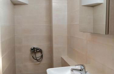 Marina's Apartments - White & Stone Apartment - Photo 25