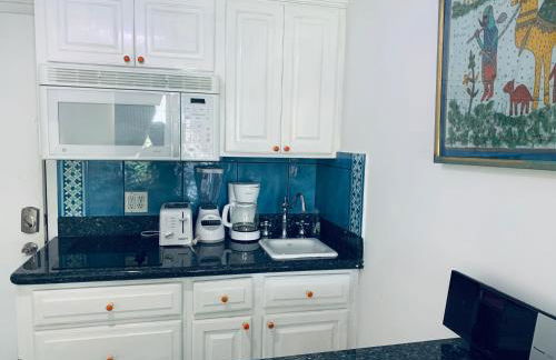 Beachfront Ocean Dr white sand paradise SoBe 311 - Foto 9