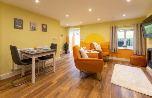 Caer Fedwen Barns Heulog Cottage King Bed Self Catering with Private Hot Tub - Foto 10