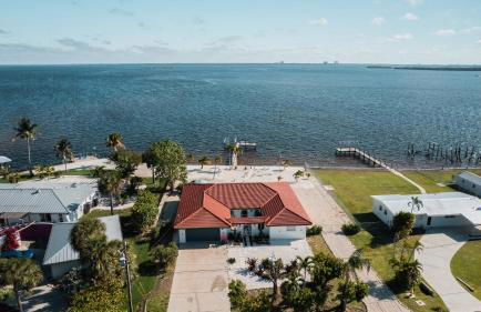 Stunning Waterfront Home with Southeast Bay Frontage - Villa Cuquita - Foto 34