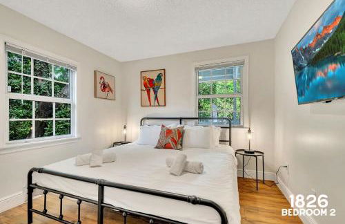 3 Home 12 bedroom compound with Pool and BBQ sleeps 24 - Foto 13