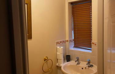 Brades Rise House - 3 bedroom house with 2 toilets with a private garden - Foto 25