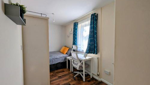Large single Room with WC in Hounslow Town Centre - Photo 3, Other
