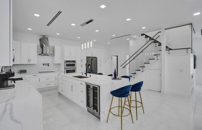 4 Br Designer Home Next To Shul And Community Pool 4 Bedroom Villa - Foto 13