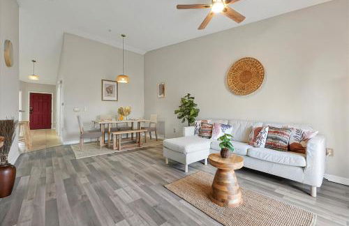 Remodeled Retreat: Tranquil Resort Oasis Near Theme Parks - Foto 8