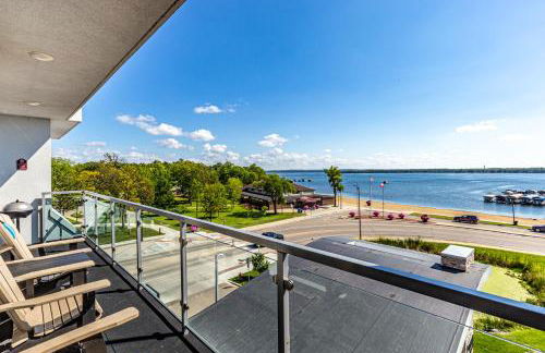 Starboard Point: Stunning Luxury Condo in the heart of DL! - Foto 37