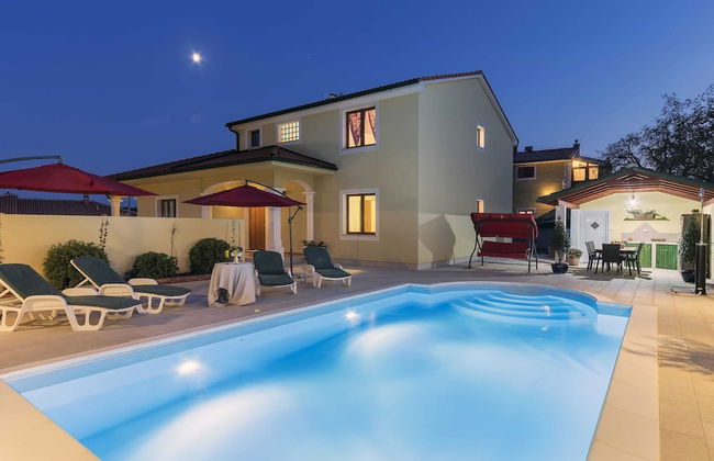 Villa in Vodnjan With Private Swimming Pool - Foto 1