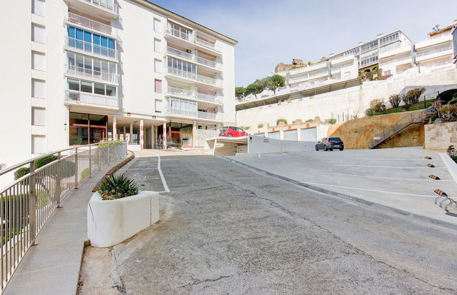 Apartment in Roses With Stunning Beachfront Views - Photo 27