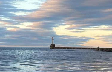 Spacious 2 bedroom flat nearby train and bus station - Foto 7