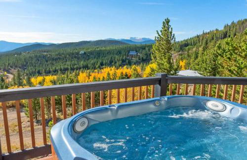 Family Mountain Getaway w Hot Tub and Amazing Views! Close to Hiking & Skiing - Foto 2