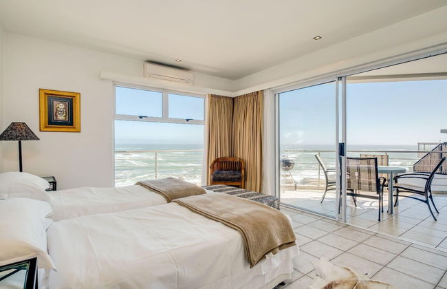 Immaculate Penthouse w Views Splash Pool CBT Penthouse - Photo 4