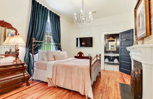 Elegant Renovated House With Relaxing Courtyard - Near FQ - Foto 21