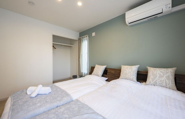 THE LUNA LOUNGE - Photo 9