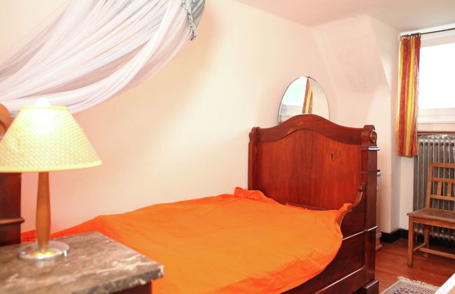 Spacious 11-bed Family Retreat - Photo 3