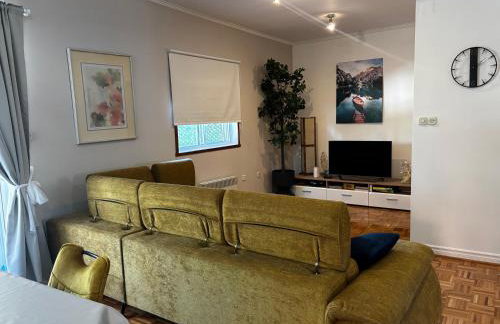 Gabriella House - Photo 4