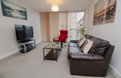 iSTAY APARTMENTS at VIZION - Fully Equipped Modern Serviced Apartments with Balconies, Superfast Broadband, Free Allocated Parking Space, 24h Security, Rooftop Gardens, Located in Central MK - Photo 50