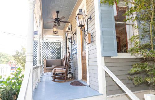 The Dollhouse - 3 Bed, 2 Bath, Walk to Downtown - Foto 44