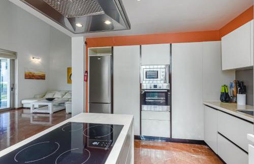 Villa Eleonora, Luxury Villa with Heated Pool Ocean View in Adeje, Tenerife - Foto 24