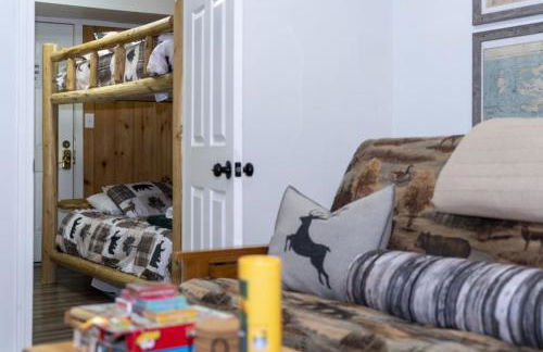 Twin Pines Retreat - Lake, Firepit and Games - Foto 25