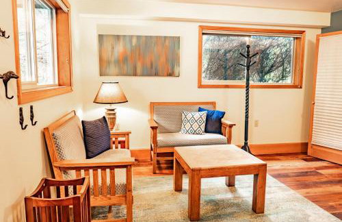 Hot Tub & Game Room in Large Ocean Front Home! Second Story - Foto 21