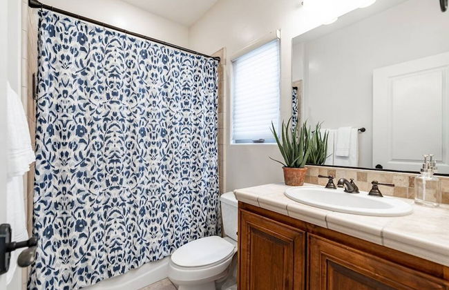 Your Home in San Diego - Two-car Garage - Foto 18