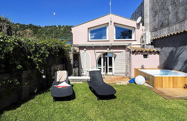 Luxurious Holiday Home in Acireale with Hot Tub - Foto 21