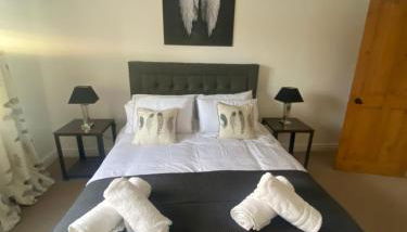 THE ENCHANTED COTTAGE - Photo 3