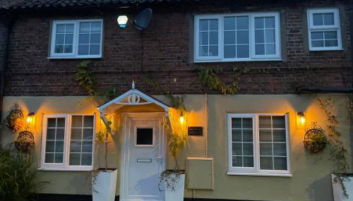 2 Bed Cosy Cottage - Central Bawtry - High End Furnishings - Foto 1