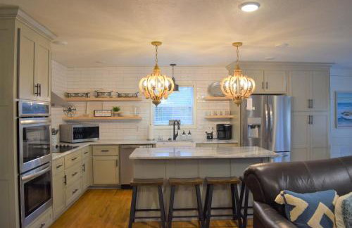 Gathering Place Big, with Dock, Fiber, and Tankless WH - Foto 9