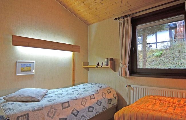 Furnished Bungalow With Peaceful Neighbourhood - Photo 2