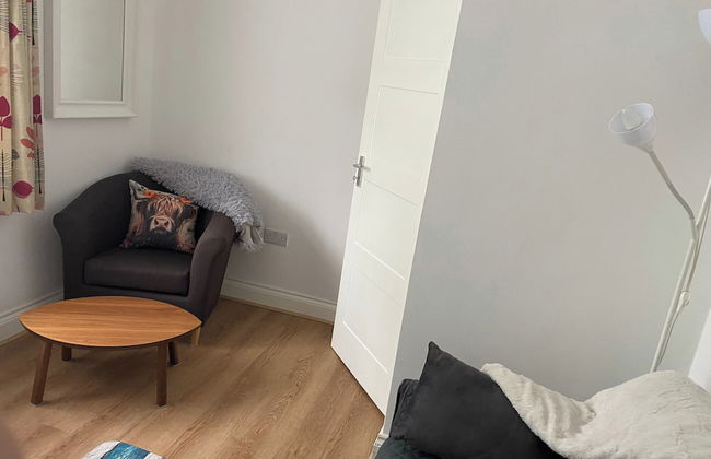 Slough - Sleeps 3 - Petfriendly - Riverside - Bay - Foto 6