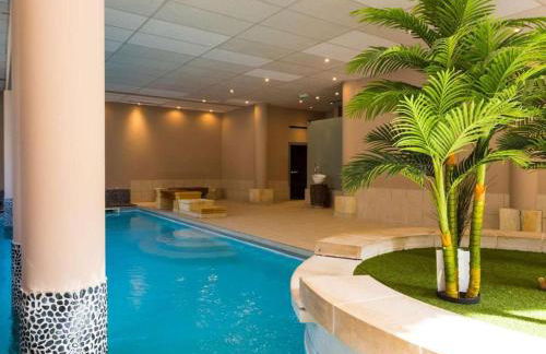 Appartement T2+coin nuit 6 pers résidence de Cami Real au centre du village de saint Lary Soulan avec piscine intérieure+ sauna et hammam - Foto 6