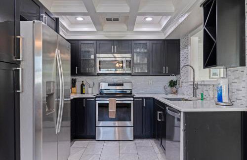 Stylish St Pete Vacation Home w/ Private Pool! - Photo 10