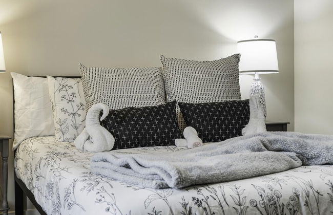 Stockyards- 4min Pet Friendly 3BR Luxe Gem - Foto 34