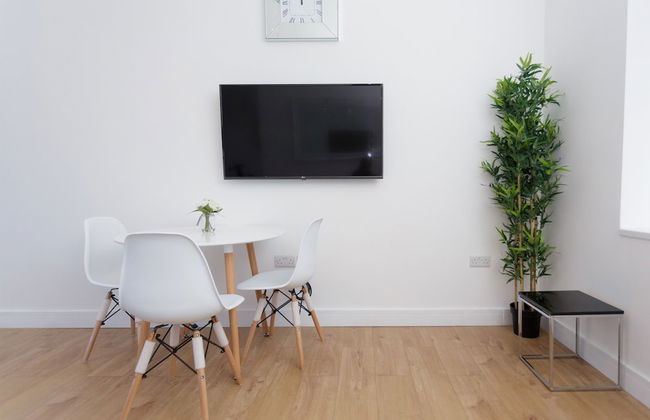 Live in Leeds Greenhill Bungalows - Photo 56