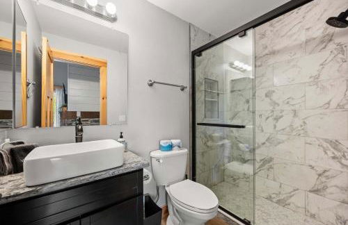 Renovated Ski In Out Condo King Bed Patio Grill - Foto 4