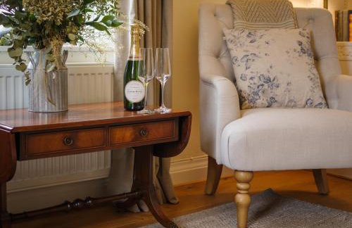 Garden House at Woodhall Estate - Photo 4