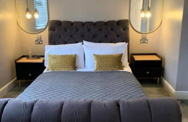 7 bed 3 bath M25 Long term Parking - Foto 12