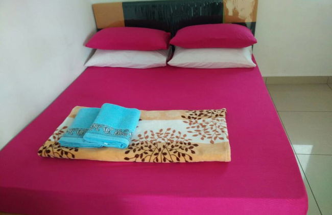 NY Cyber Apartment - Photo 2