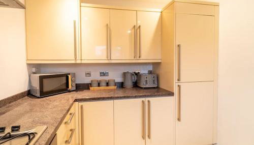 Comfortable Home with Free WiFi & Parking - Netflix -Ideal for Relocation - Foto 5, stove, toaster