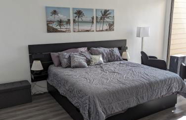 31 night required rental Waterfront penthouse 180 ocean view - Foto 19